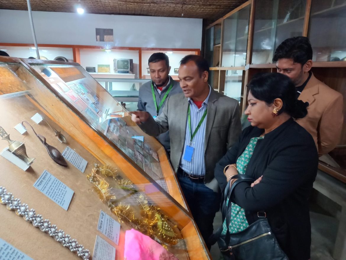 এবং লোকায়ন জীবনবৈচিত্র্য জাদুঘর পরিদর্শন